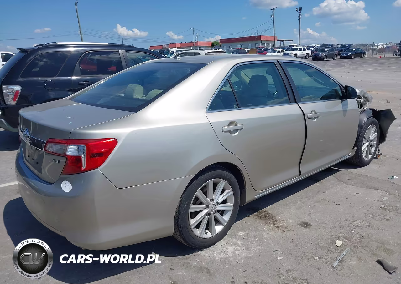 2014 Toyota Camry Xle V6 VIN:4T1BK1FK6EU546993 - 4