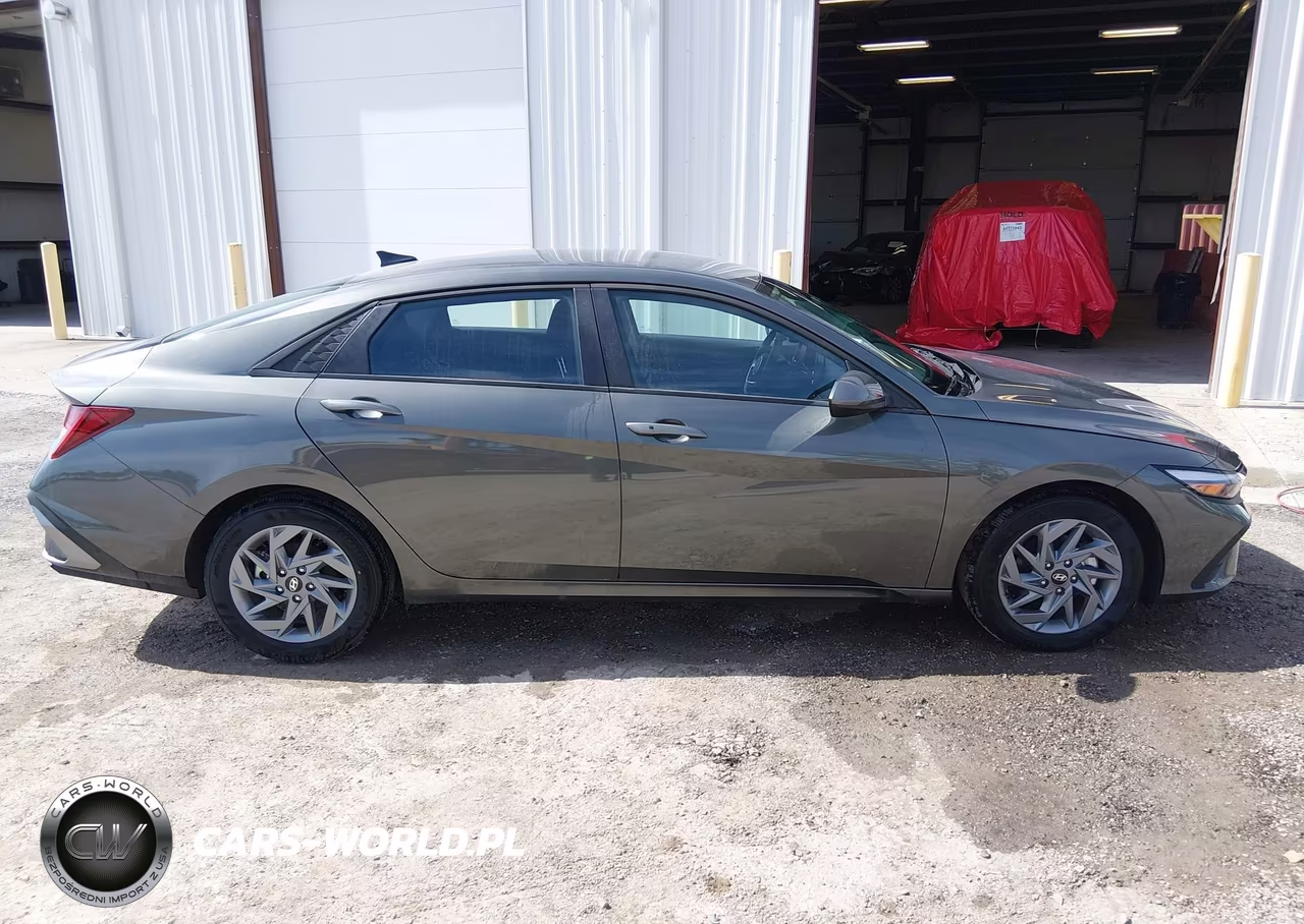 2025 Hyundai Elantra Hybrid Blue VIN:KMHLM4DJ1SU172962 - 15