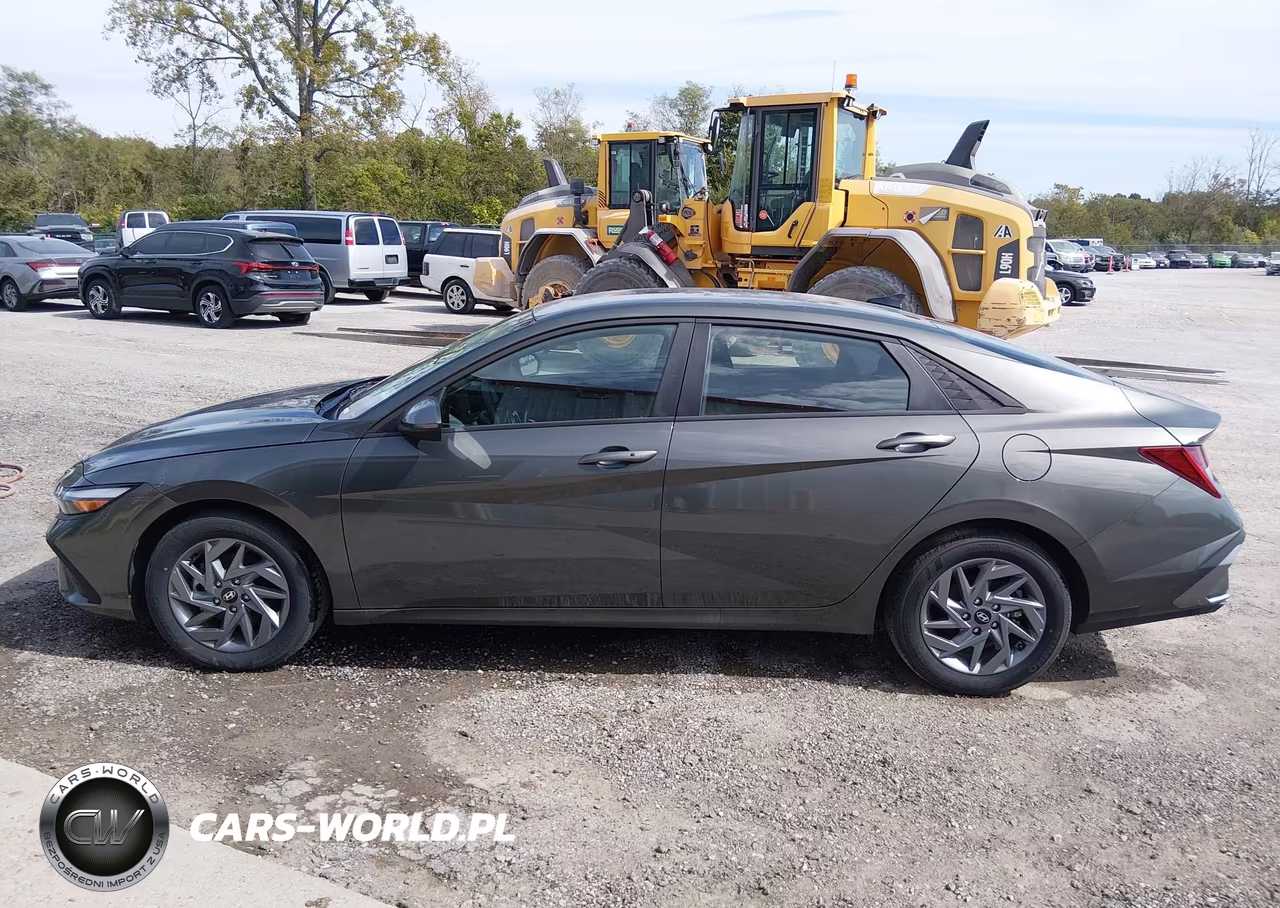 2025 Hyundai Elantra Hybrid Blue VIN:KMHLM4DJ1SU172962 - 16
