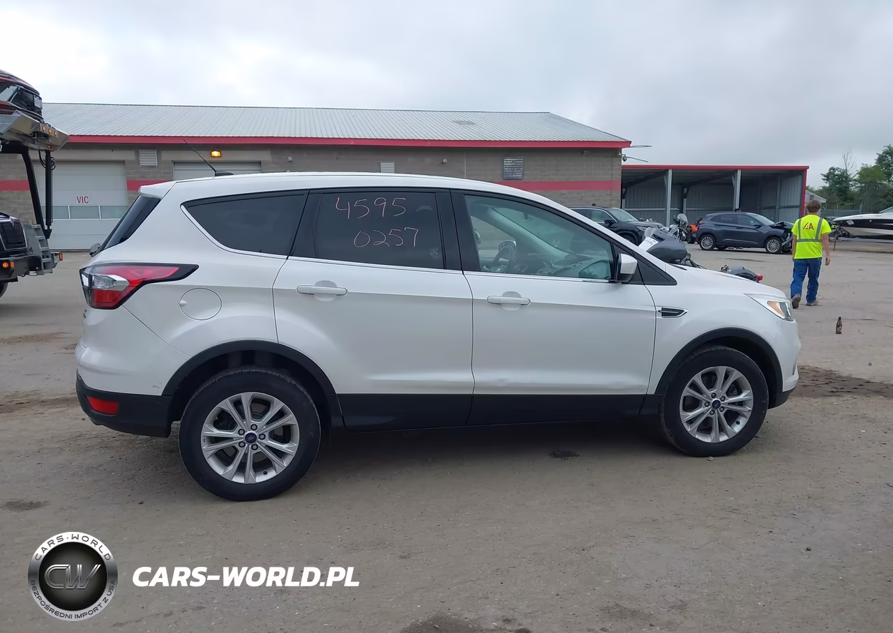 2017 Ford Escape Se VIN:1FMCU9G91HUD59643 - 14