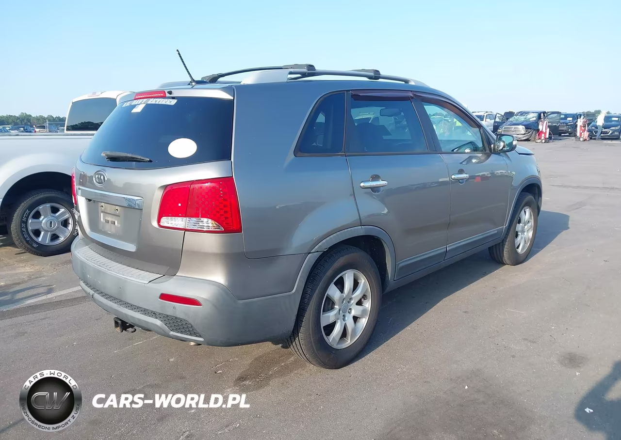 2013 Kia Sorento Lx VIN:5XYKT3A67DG405213 - 4