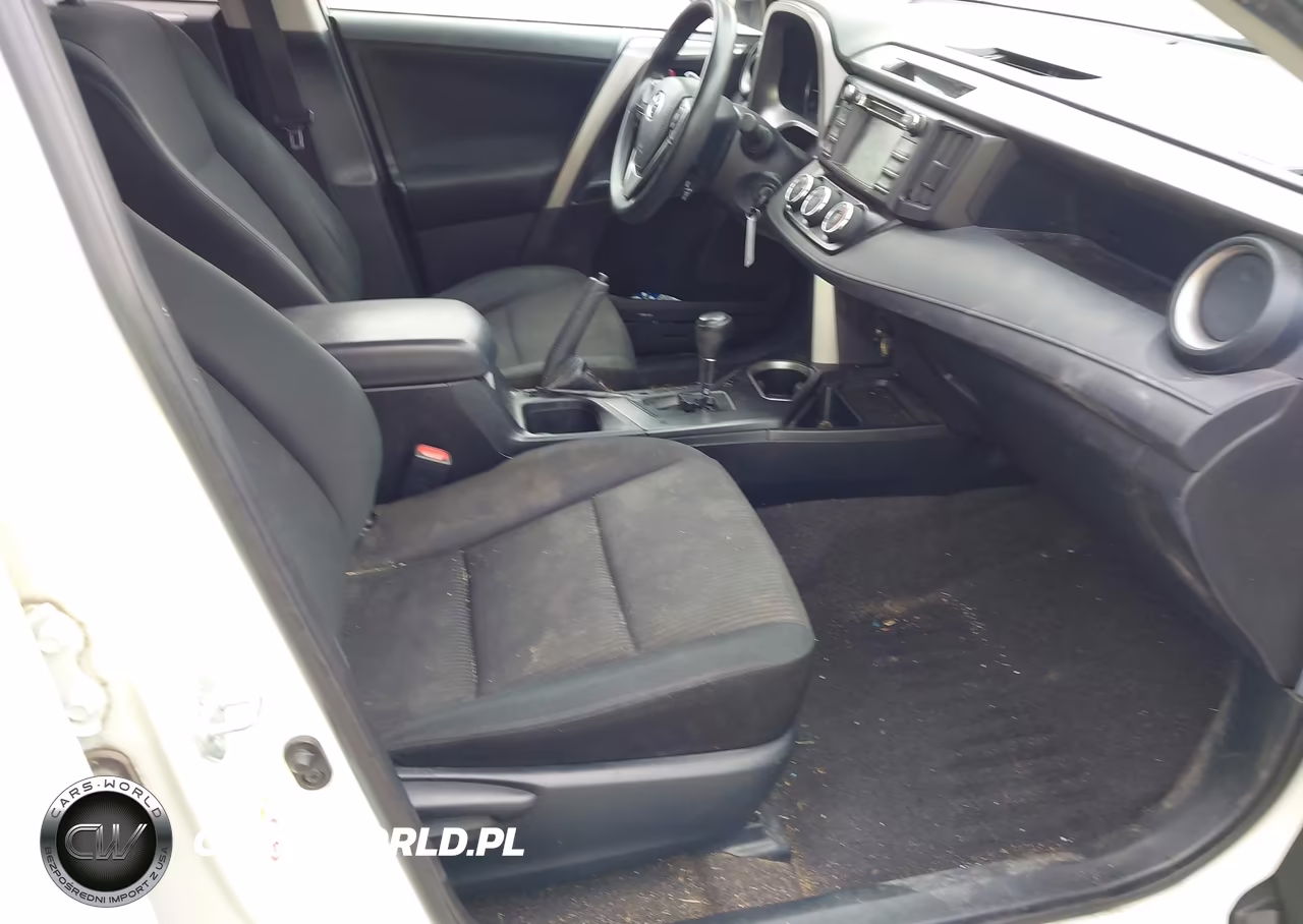 2017 Toyota Rav4 Le VIN:JTMBFREV6HJ113635 - 5