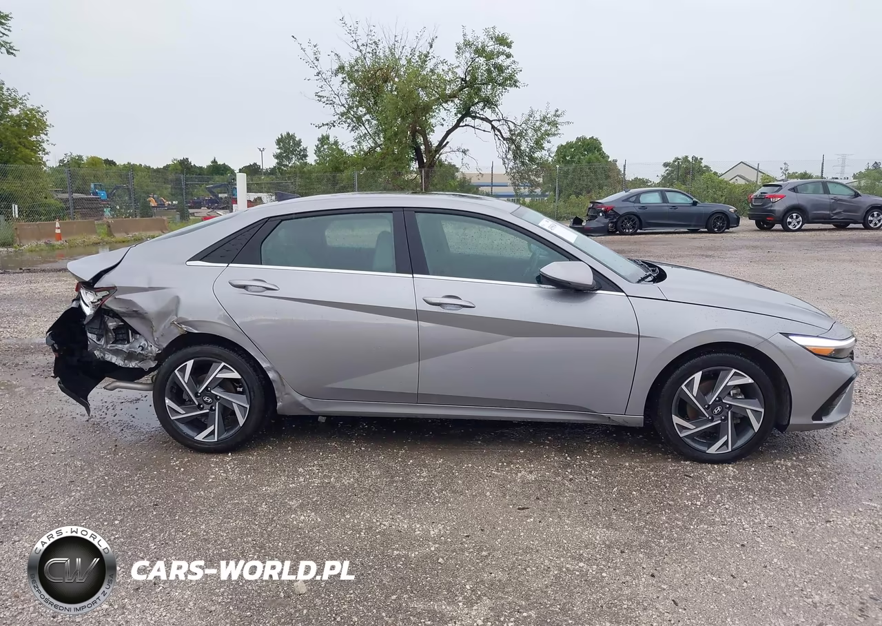 2025 Hyundai Elantra Limited VIN:KMHLN4DJ9SU145828 - 13