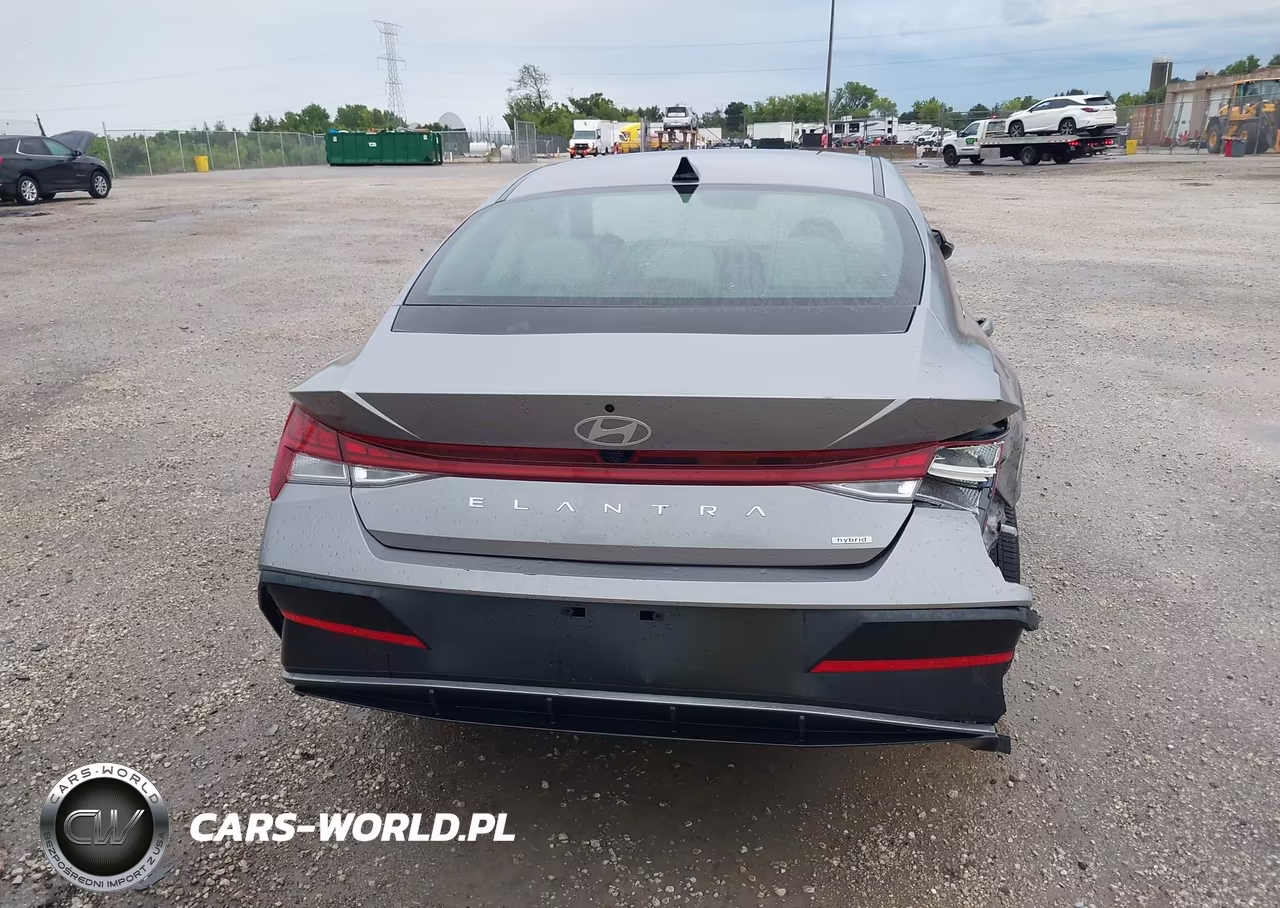 2025 Hyundai Elantra Limited VIN:KMHLN4DJ9SU145828 - 18