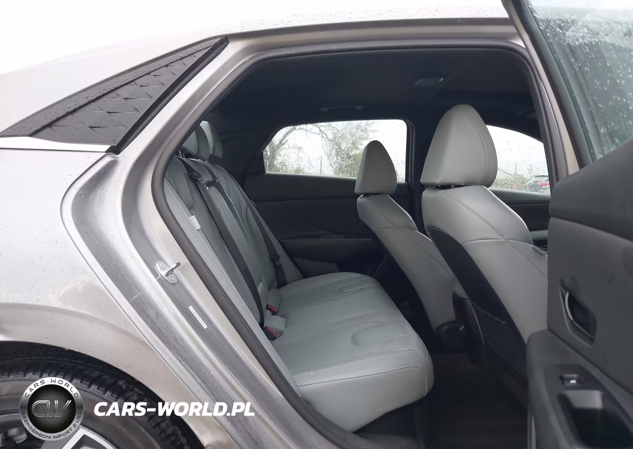 2025 Hyundai Elantra Limited VIN:KMHLN4DJ9SU145828 - 8