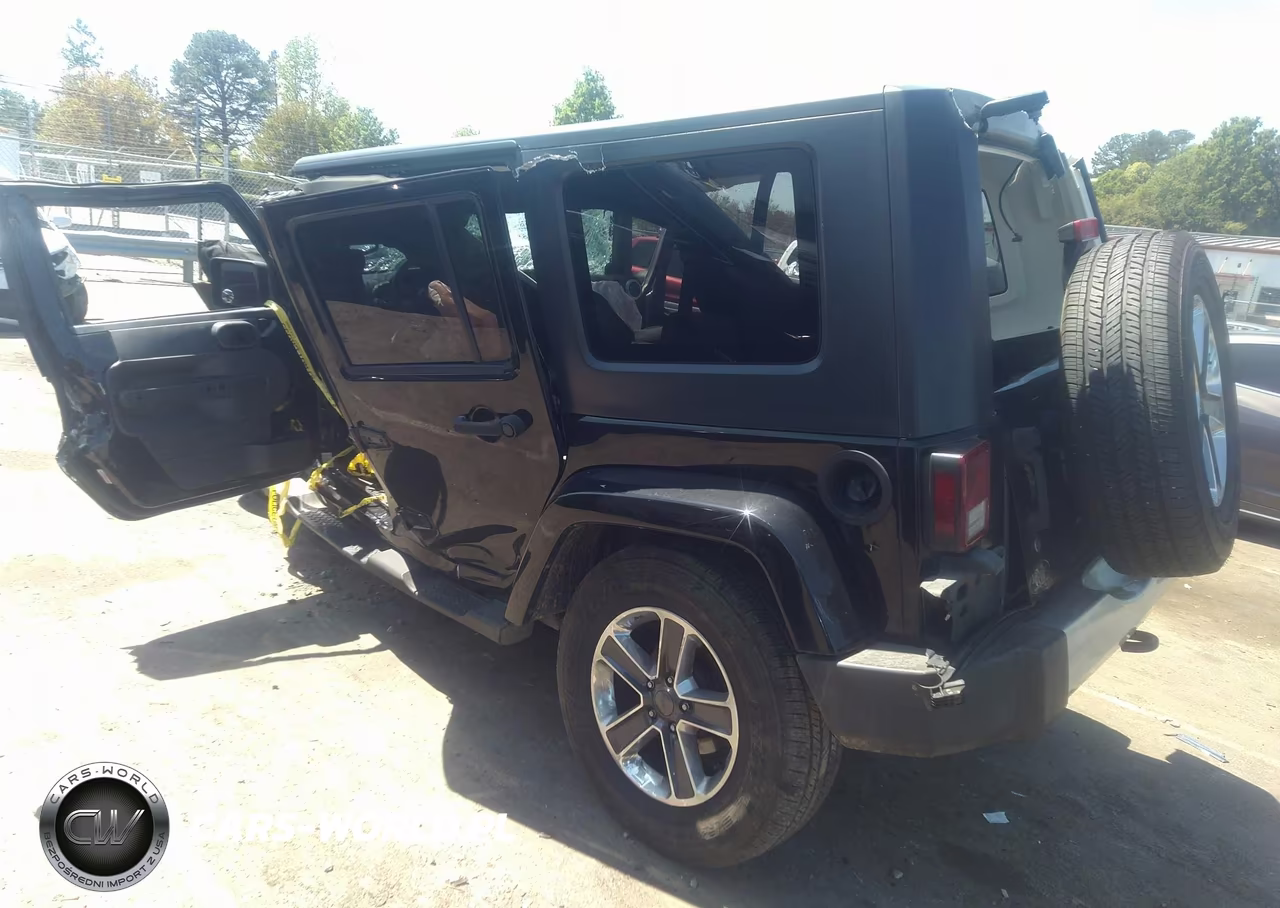2008 Jeep Wrangler Unlimited Sahara VIN:1J4GA59108L535967 - 3