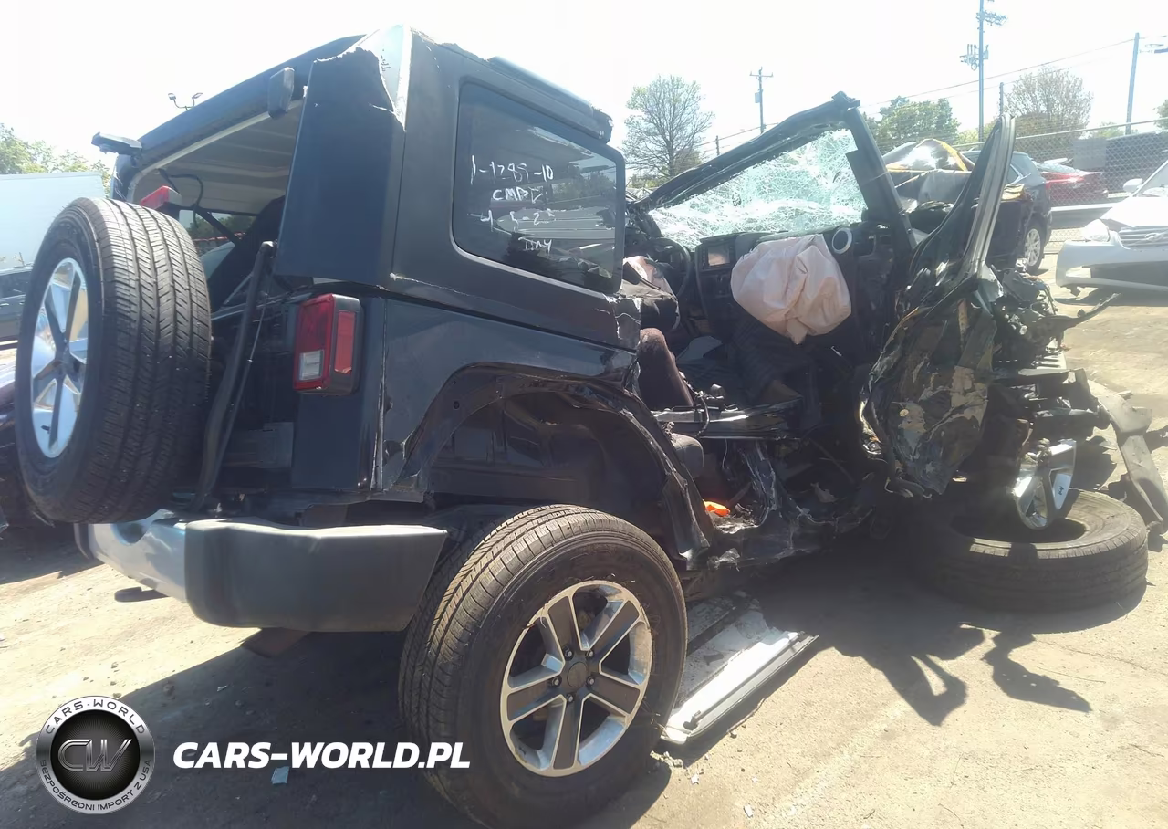 2008 Jeep Wrangler Unlimited Sahara VIN:1J4GA59108L535967 - 4