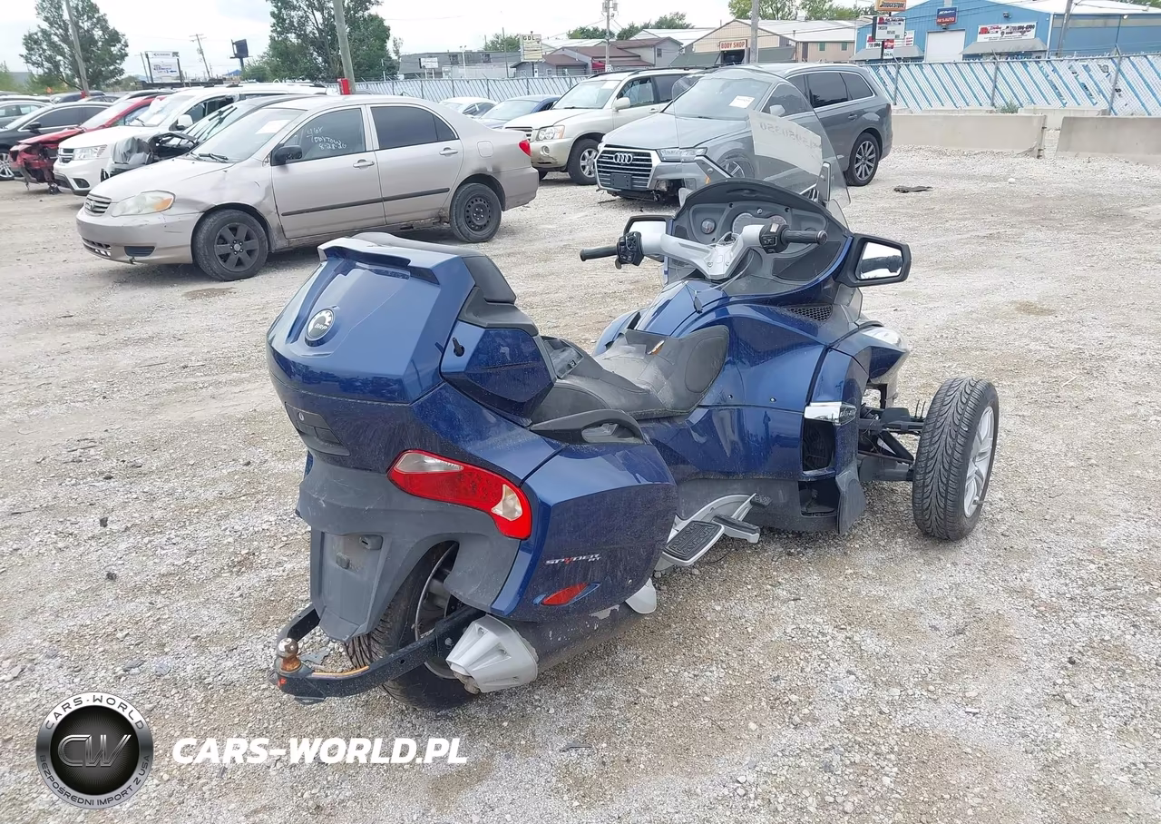 2010 Can-Am Spyder Roadster Rt VIN:2BXJBKC13AV001141 - 4