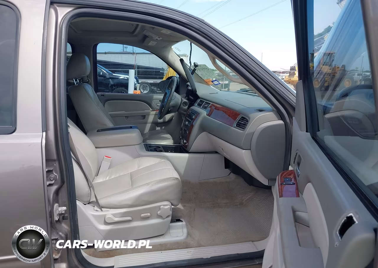 2013 Chevrolet Tahoe Lt VIN:1GNSCBE01DR303978 - 5