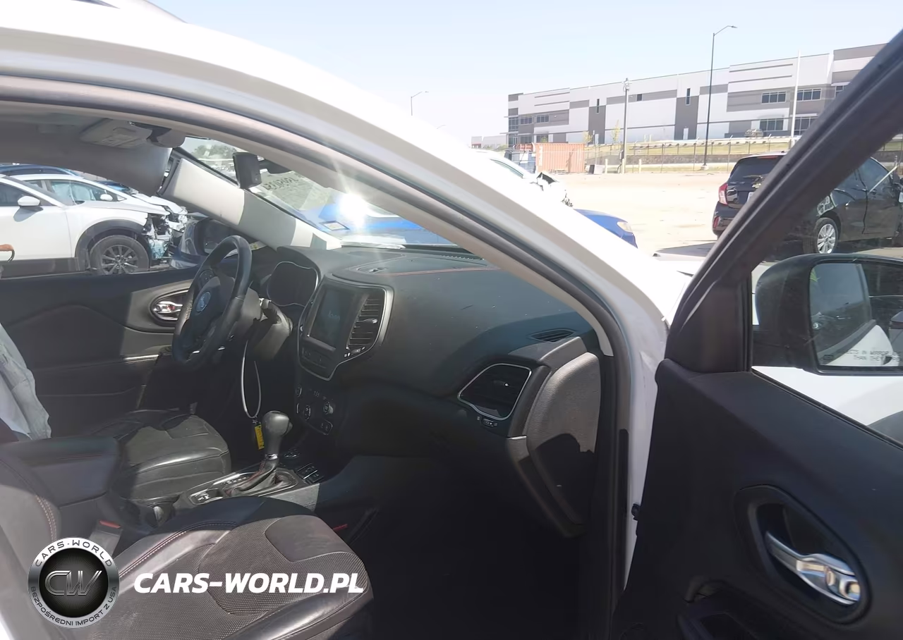 2019 Jeep Cherokee Trailhawk Elite 4X4 VIN:1C4PJMBX0KD329712 - 5