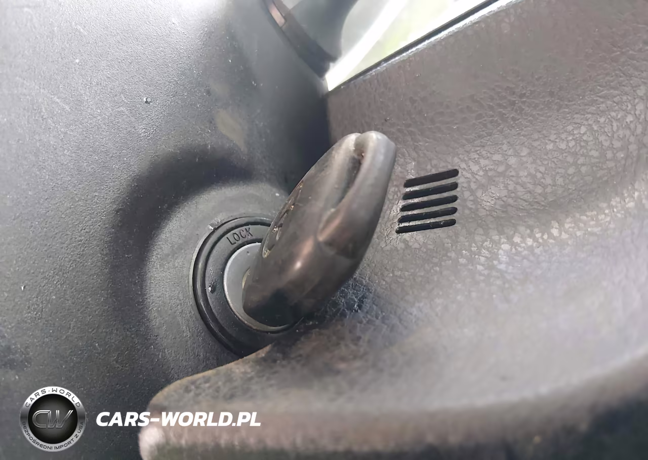 2017 Toyota Corolla Le VIN:5YFBURHEXHP717220 - 11