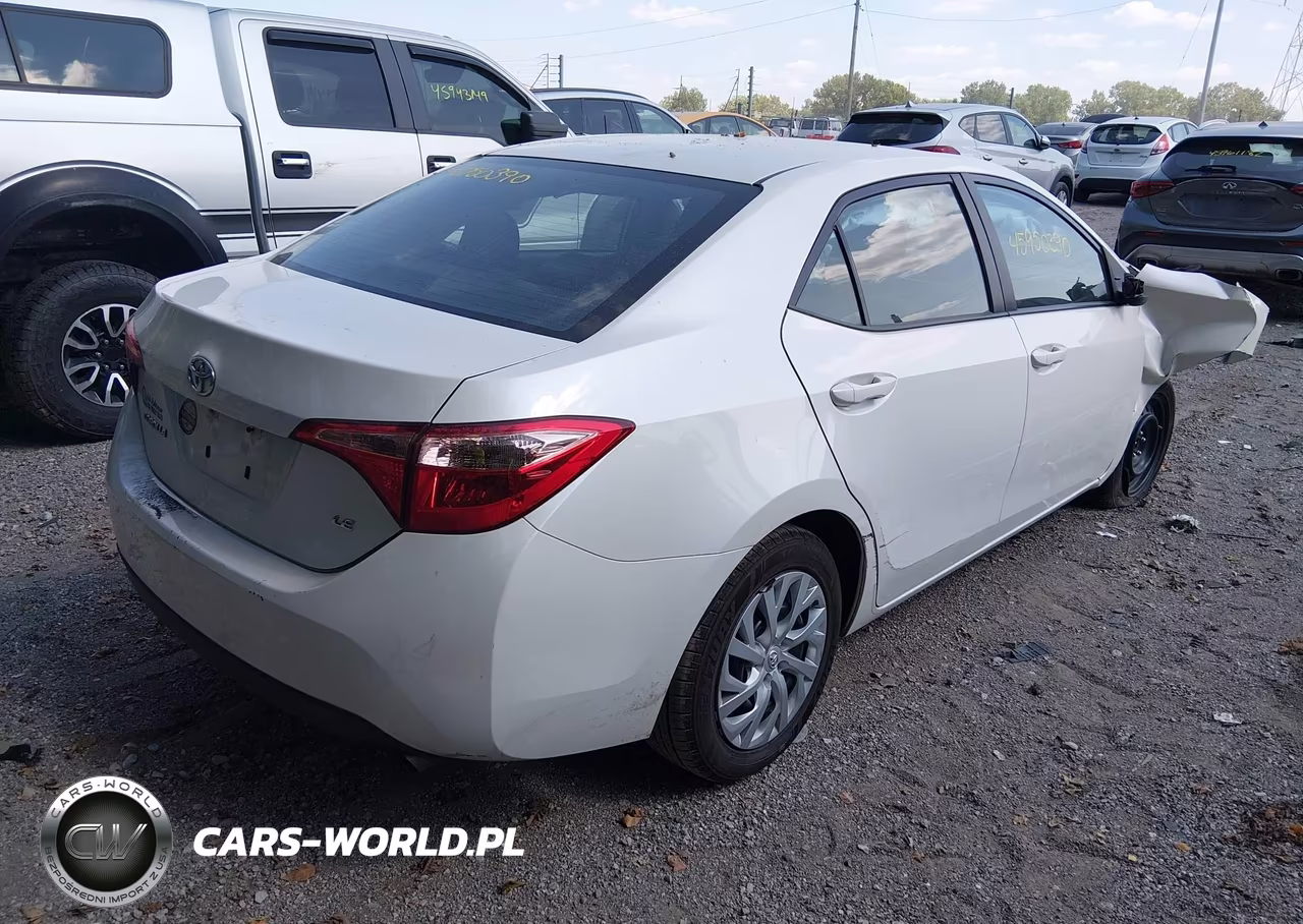2017 Toyota Corolla Le VIN:5YFBURHEXHP717220 - 4