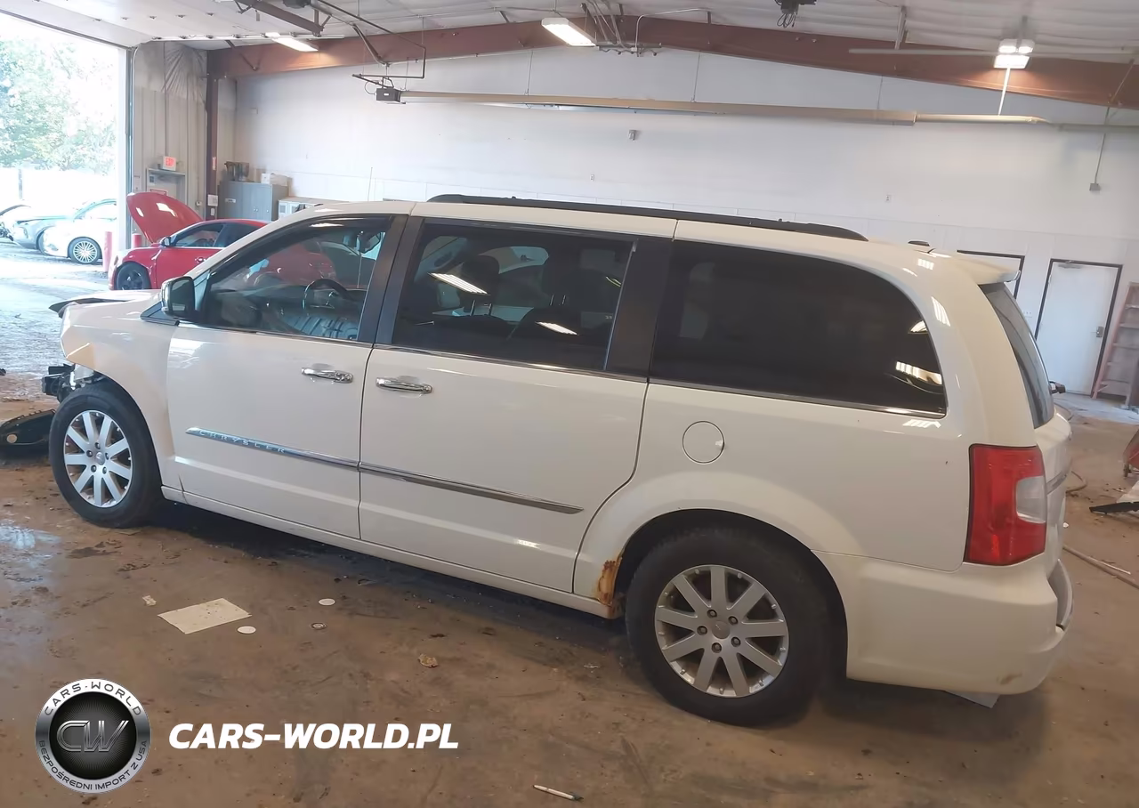 2012 Chrysler Town & Country Touring-L VIN:2C4RC1CGXCR327660 - 3