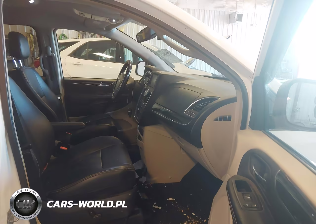 2012 Chrysler Town & Country Touring-L VIN:2C4RC1CGXCR327660 - 5
