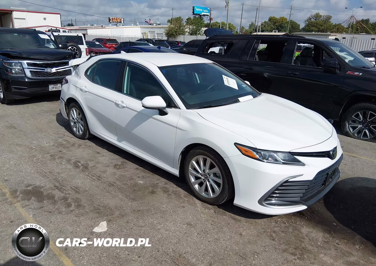 2024 Toyota Camry Le
