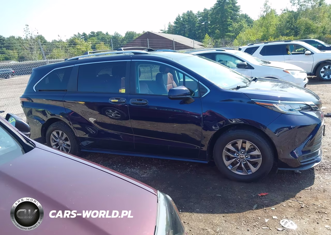 2023 Toyota Sienna Le VIN:5TDKSKFC7PS083837 - 13