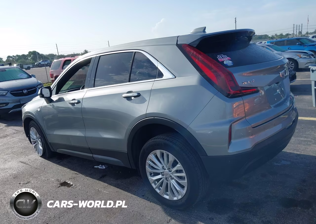 2024 Cadillac Xt4 Fwd Luxury VIN:1GYAZAR41RF171138 - 3