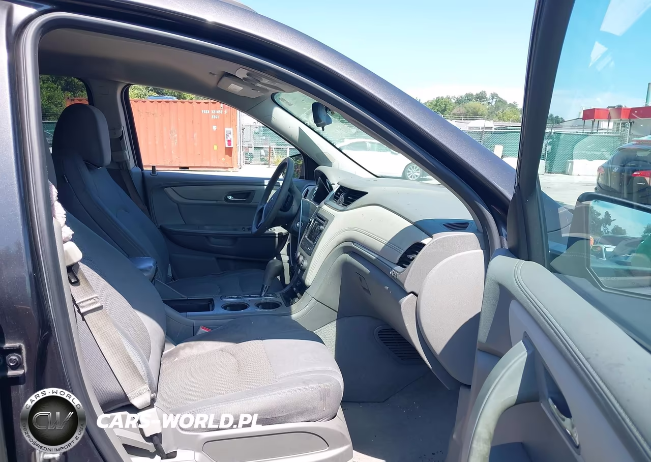 2013 Chevrolet Traverse Ls VIN:1GNKRFKD5DJ123110 - 5