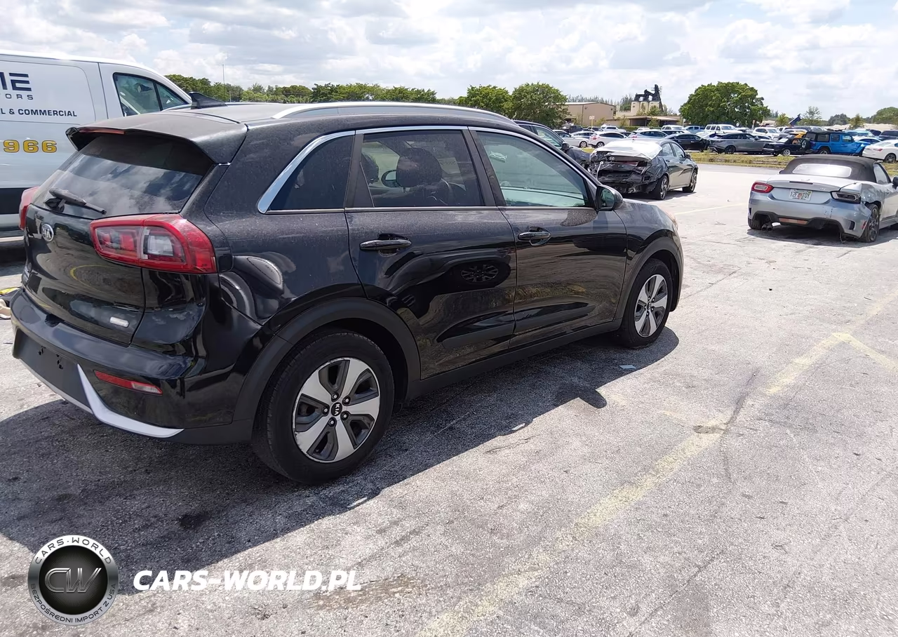2018 Kia Niro Lx VIN:KNDCB3LC8J5119367 - 4
