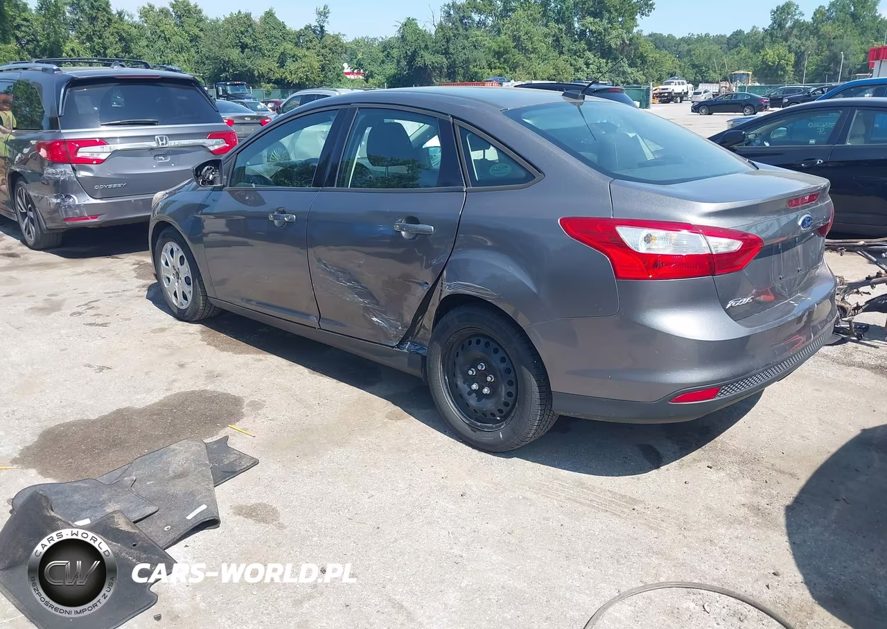 2012 Ford Focus Se VIN:1FAHP3F28CL445023 - 3