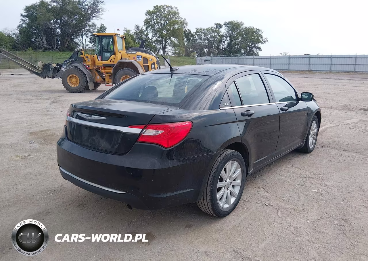 CHRYSLER 200 TOURIN VIN:1C3CCBBB6DN585940 - 4