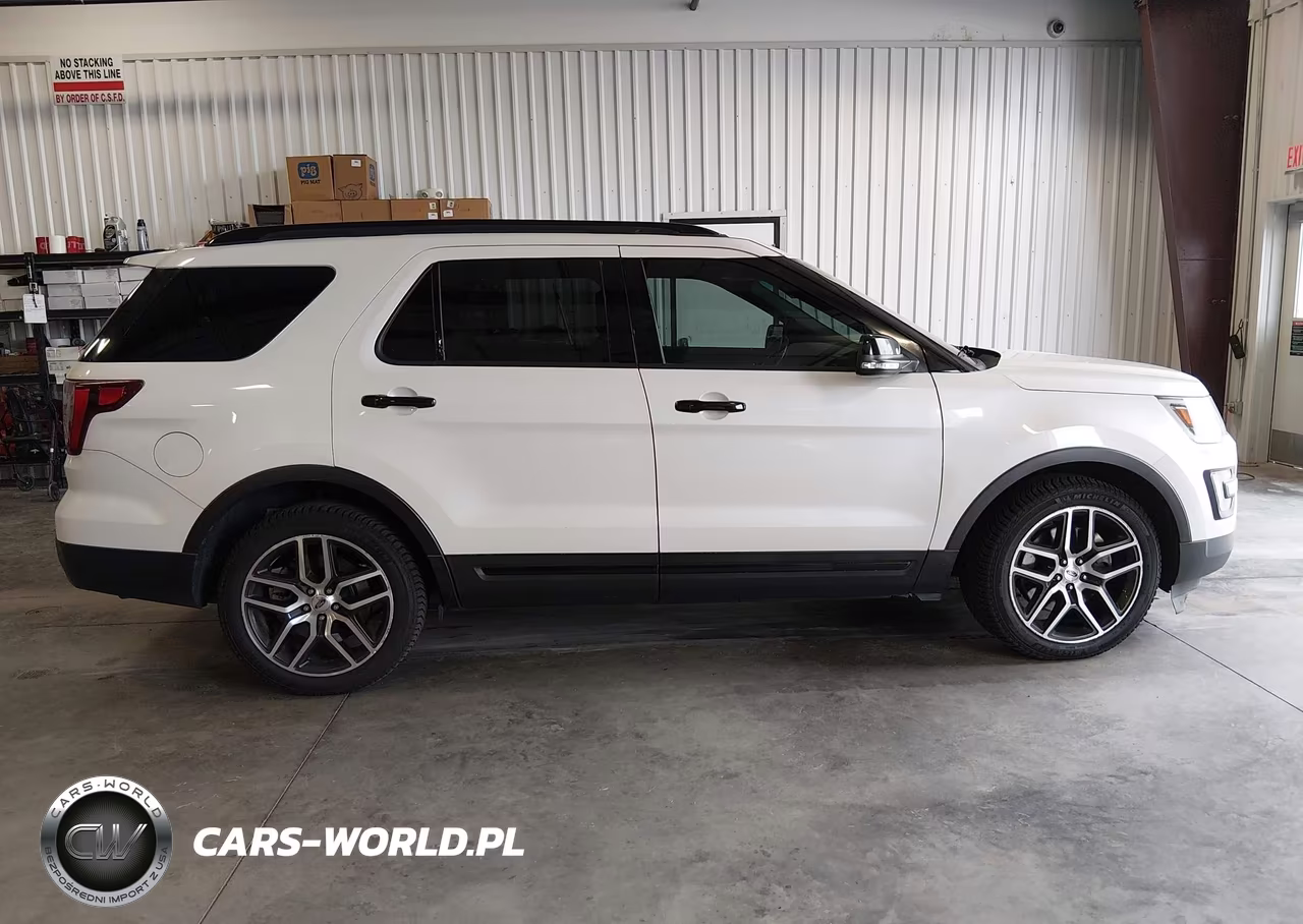 2016 Ford Explorer Sport VIN:1FM5K8GT8GGA70728 - 13