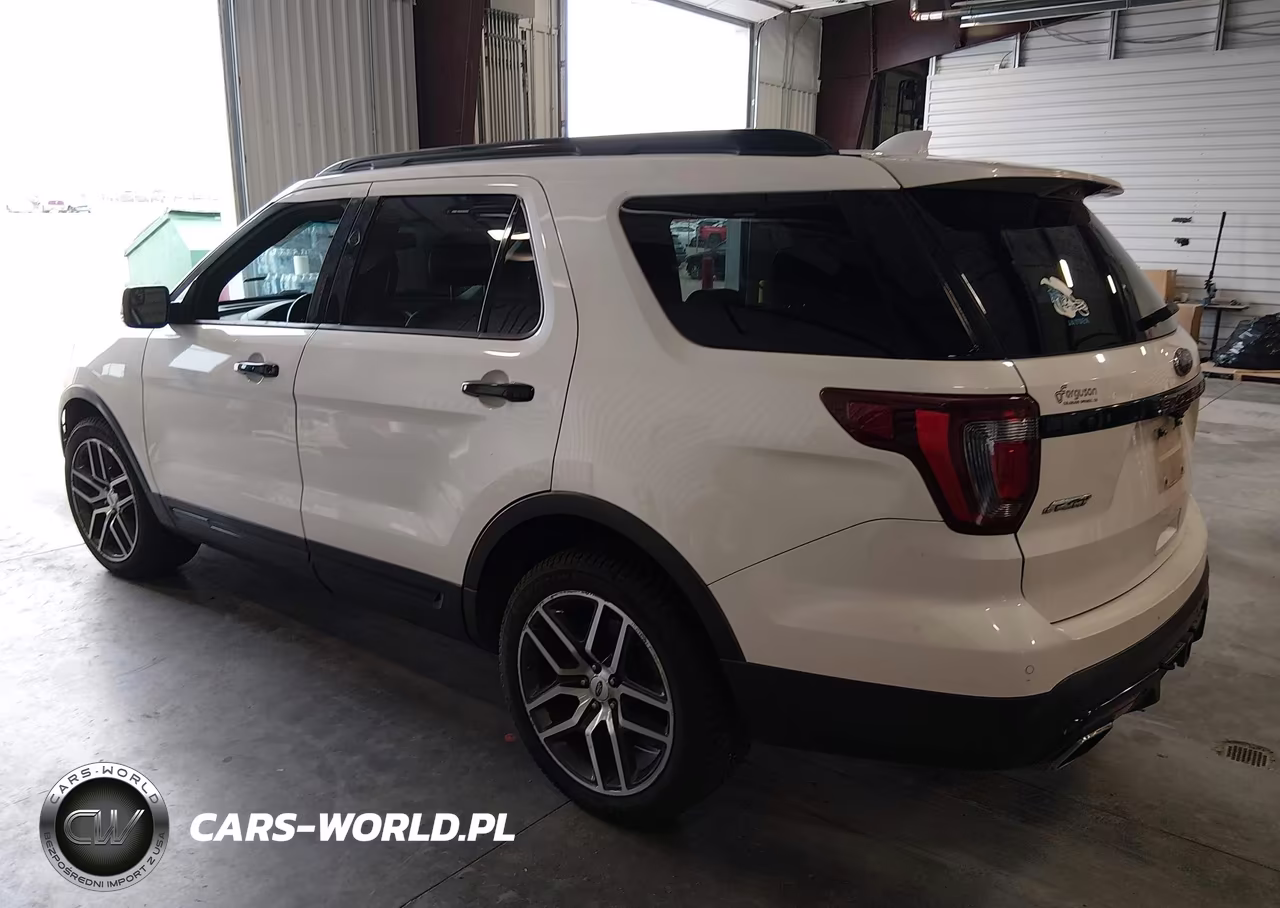 2016 Ford Explorer Sport VIN:1FM5K8GT8GGA70728 - 3