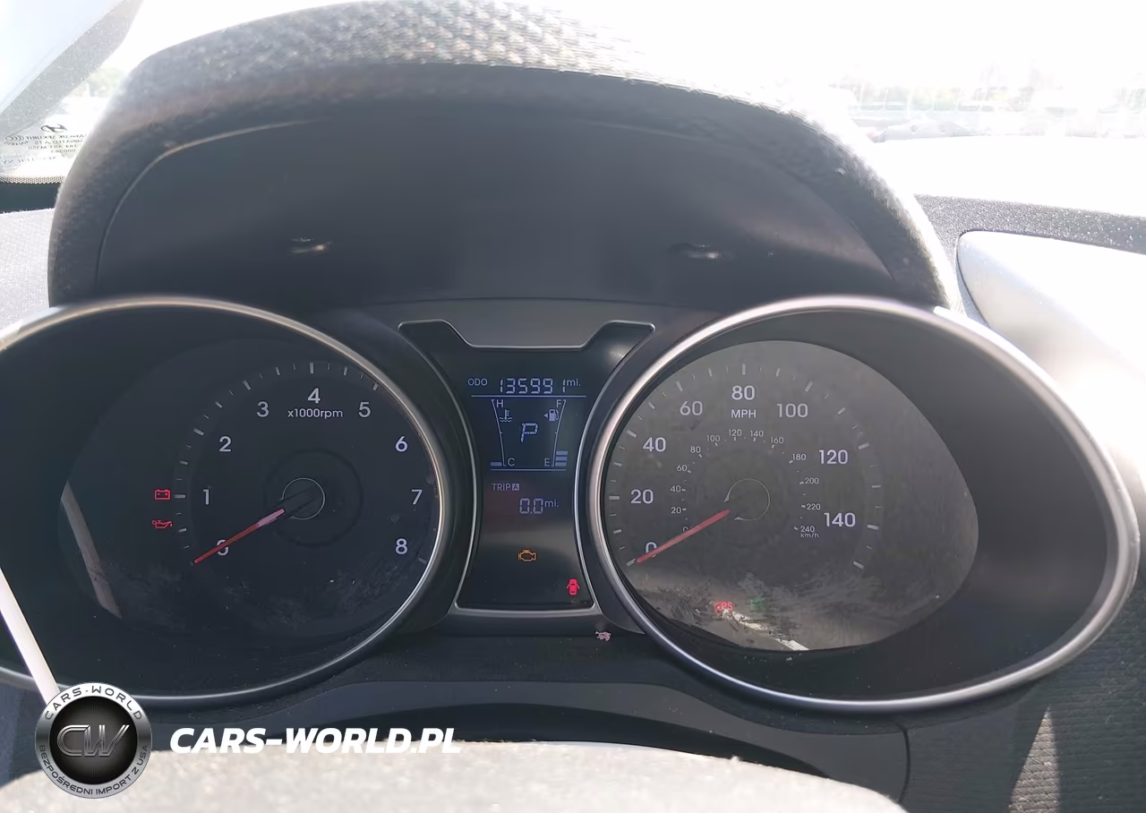 2013 Hyundai Veloster Base W-Black VIN:KMHTC6AD9DU102030 - 7