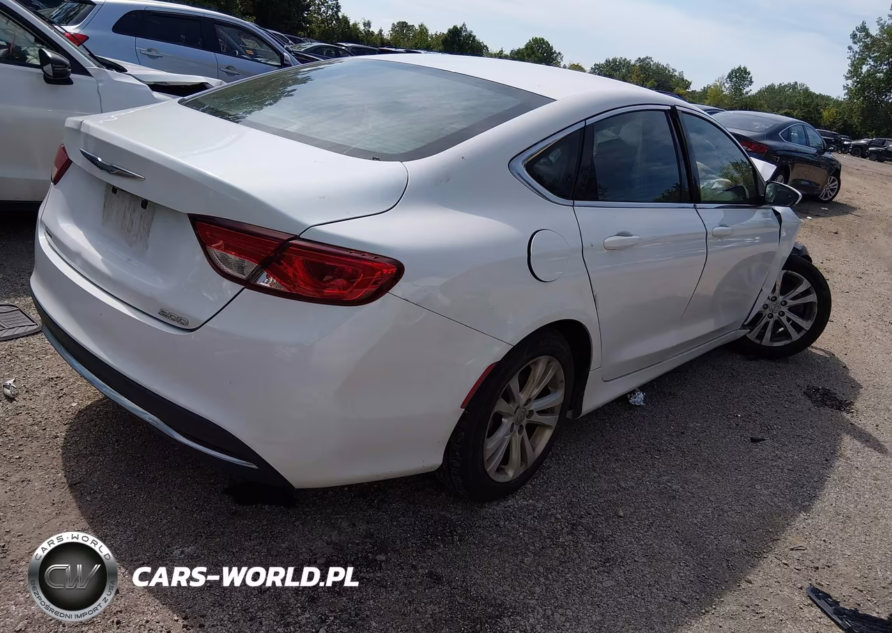 2016 Chrysler 200 Limited VIN:1C3CCCAB2GN140820 - 4