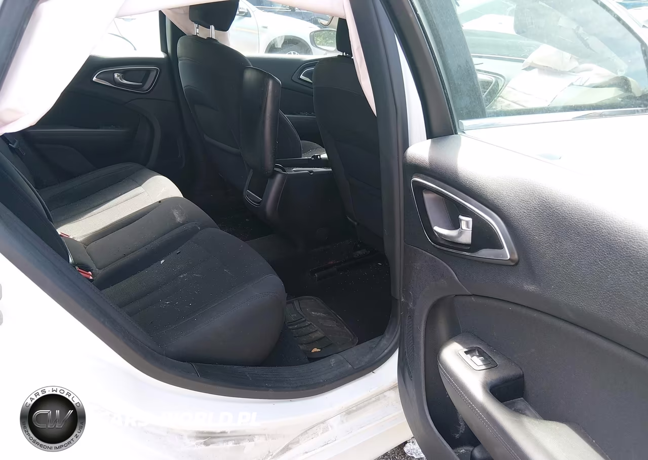 2016 Chrysler 200 Limited VIN:1C3CCCAB2GN140820 - 8