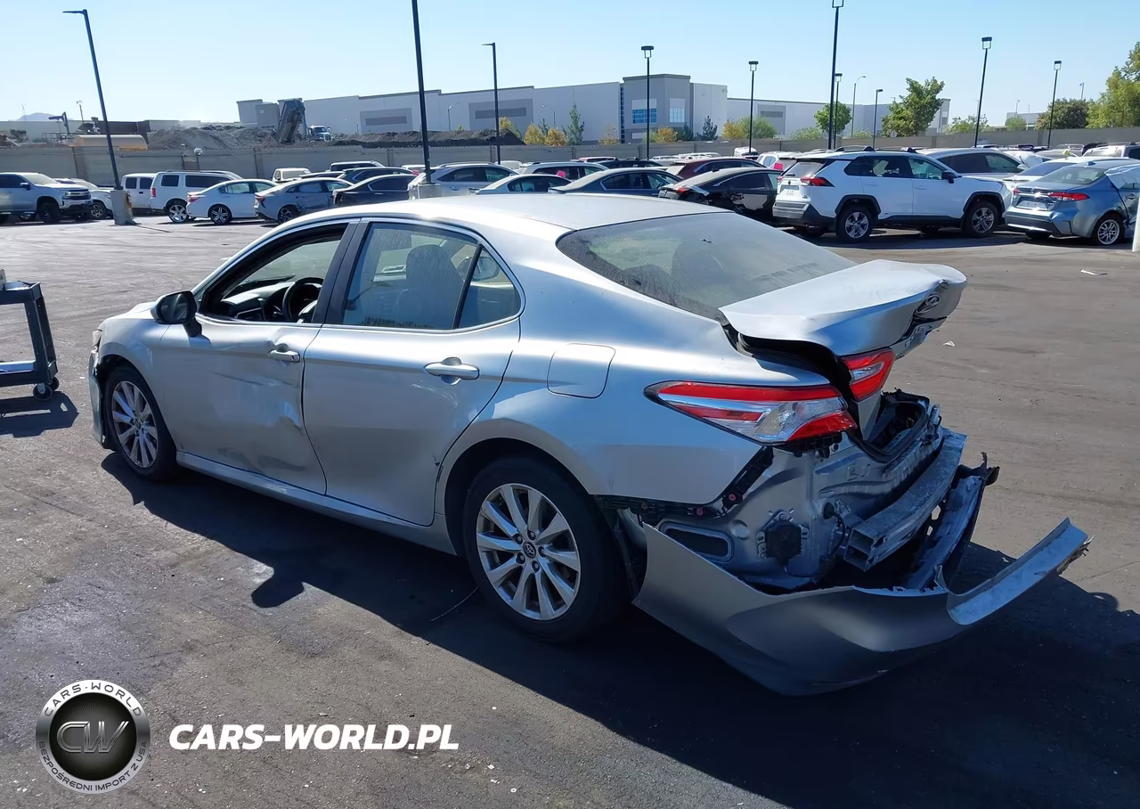 2018 Toyota Camry Le VIN:JTNB11HK4J3040854 - 3