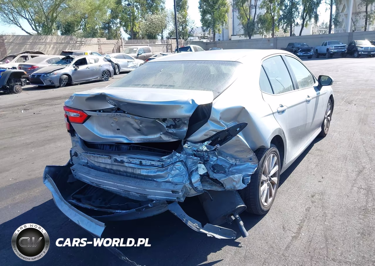 2018 Toyota Camry Le VIN:JTNB11HK4J3040854 - 6