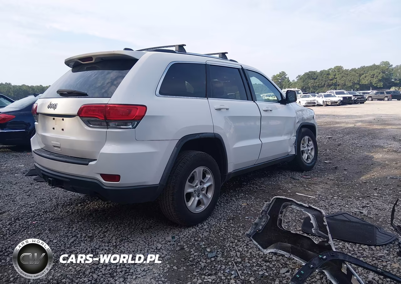 2015 Jeep Grand Cherokee Laredo VIN:1C4RJFAG8FC649748 - 4