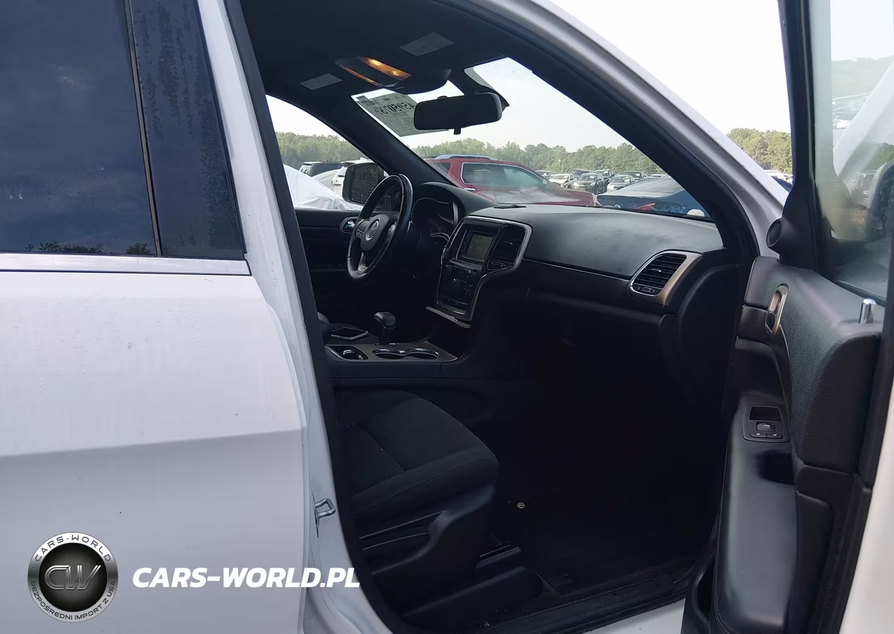2015 Jeep Grand Cherokee Laredo VIN:1C4RJFAG8FC649748 - 5
