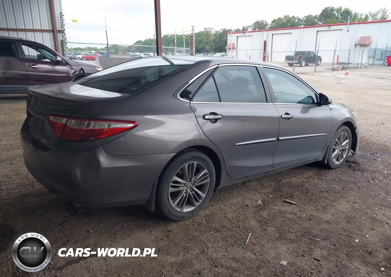 2015 Toyota Camry Se VIN:4T1BF1FK8FU927217 - 4