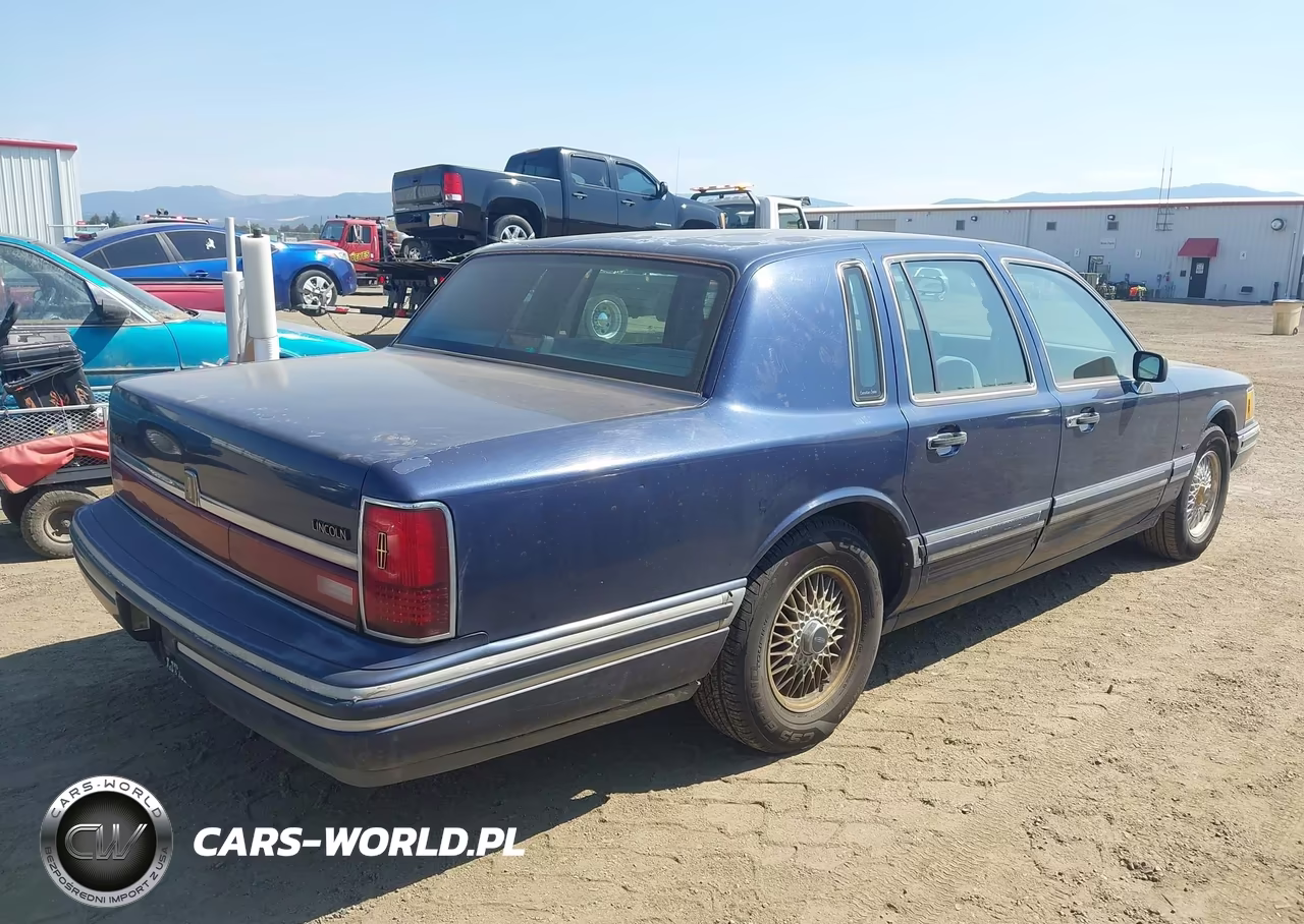 1994 Lincoln Town Car Executive VIN:1LNLM81W1RY710490 - 4