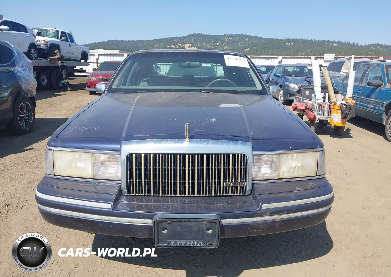 1994 Lincoln Town Car Executive VIN:1LNLM81W1RY710490 - 6
