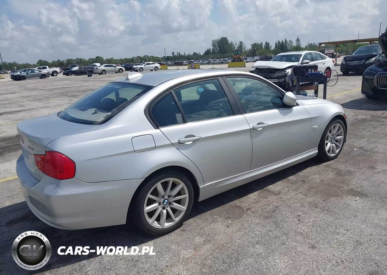 2009 BMW 328I VIN:WBAPH77529NM31132 - 4
