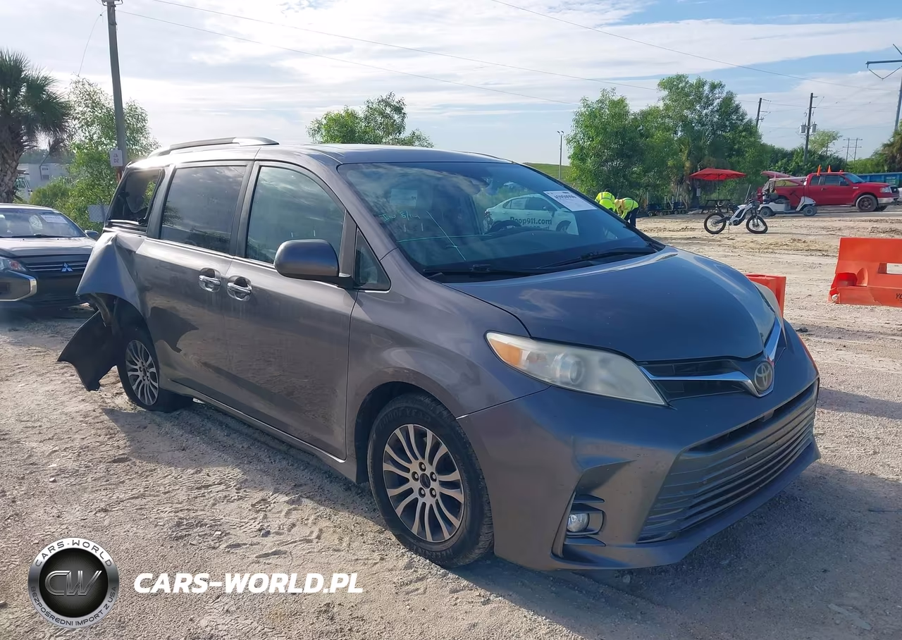 2019 Toyota Sienna Xle 8 Passenger – zdjęcie 1 z 18