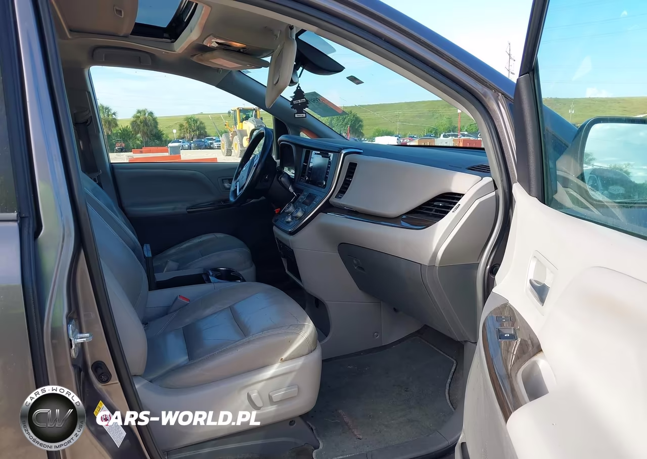 2019 Toyota Sienna Xle 8 Passenger VIN:5TDYZ3DC6KS978792 - 5