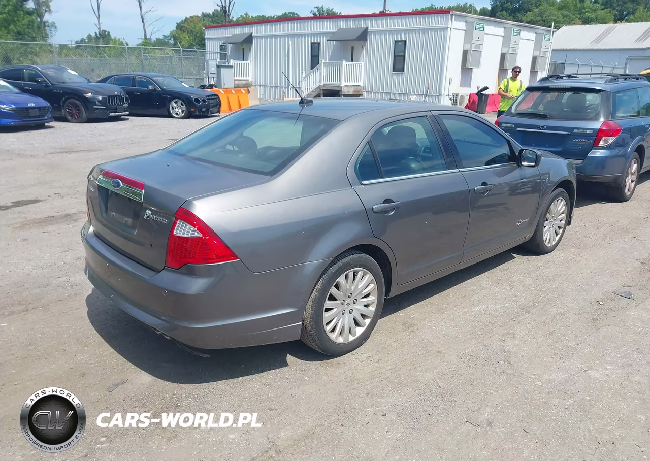 2010 Ford Fusion Hybrid VIN:3FADP0L38AR139240 - 4