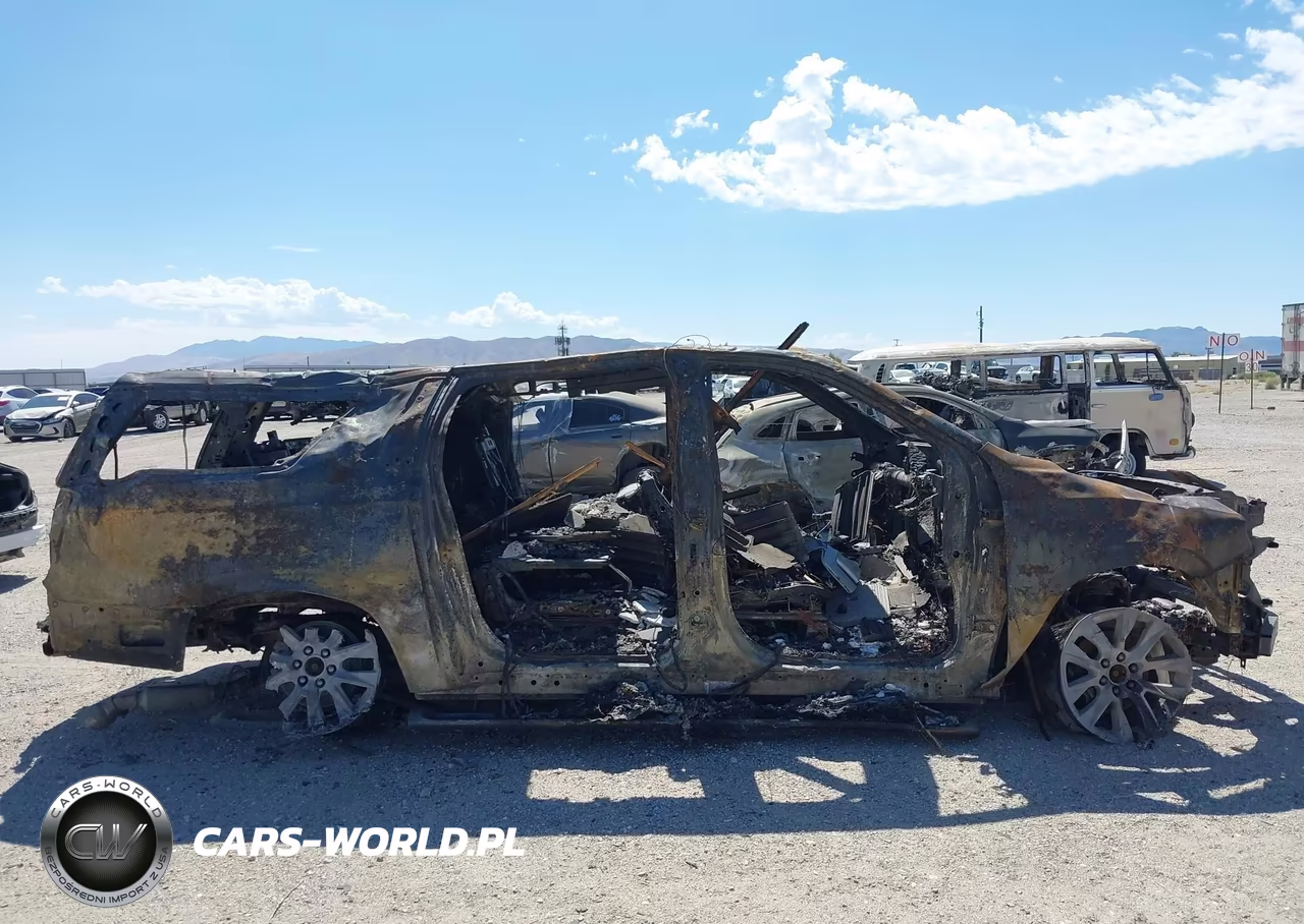 2021 Chevrolet Suburban 4Wd Z71 VIN:1GNSKDKD7MR341785 - 12