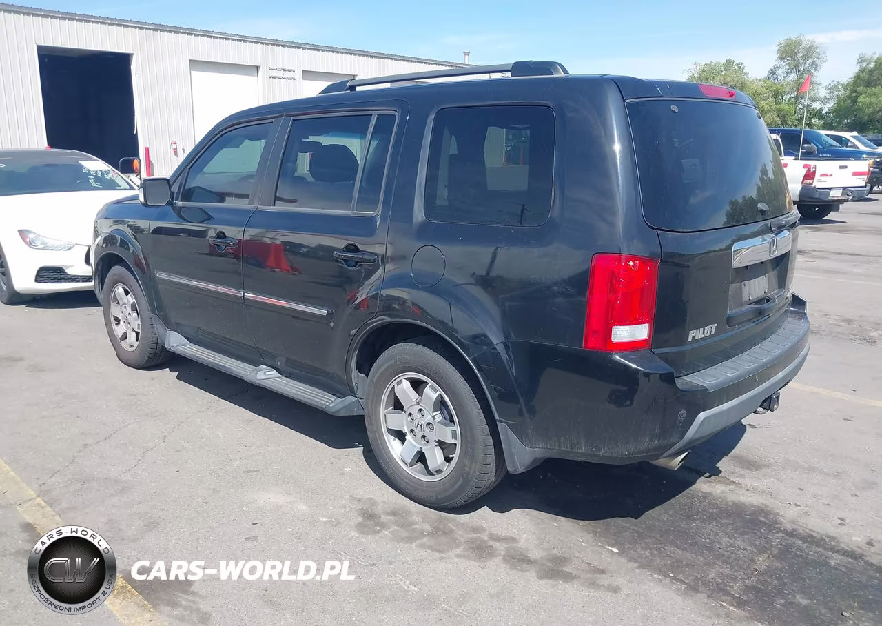 2011 Honda Pilot Touring VIN:5FNYF4H90BB017560 - 3