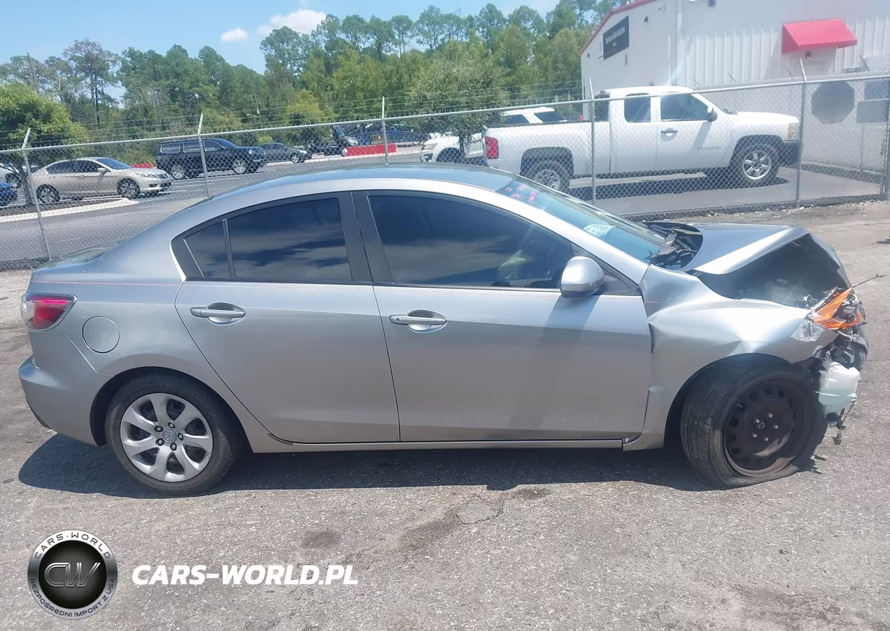 2011 Mazda Mazda3 I Sport VIN:JM1BL1UF5B1446436 - 13