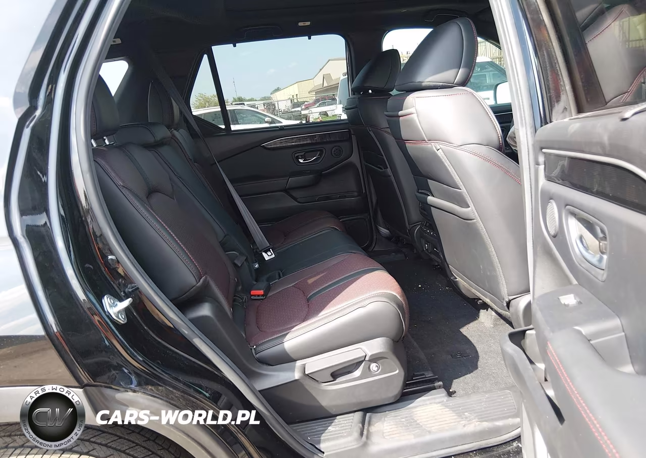 2025 Honda Pilot Black Edition VIN:5FNYG1H93SB065923 - 8