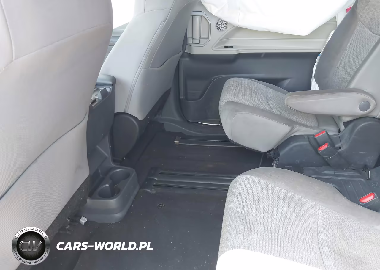 2024 Toyota Sienna Le VIN:5TDKRKEC6RS207080 - 8