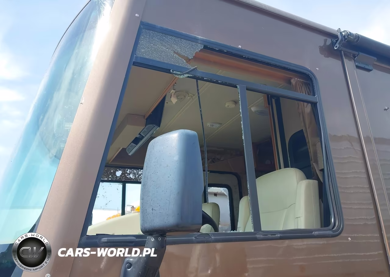 2011 Ford F53 VIN:1F66F5DY8B0A11646 - 16