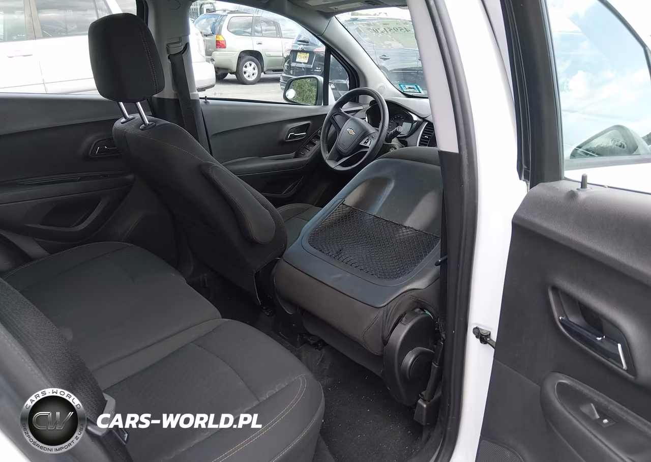 2018 Chevrolet Trax Ls VIN:3GNCJNSB9JL328437 - 8