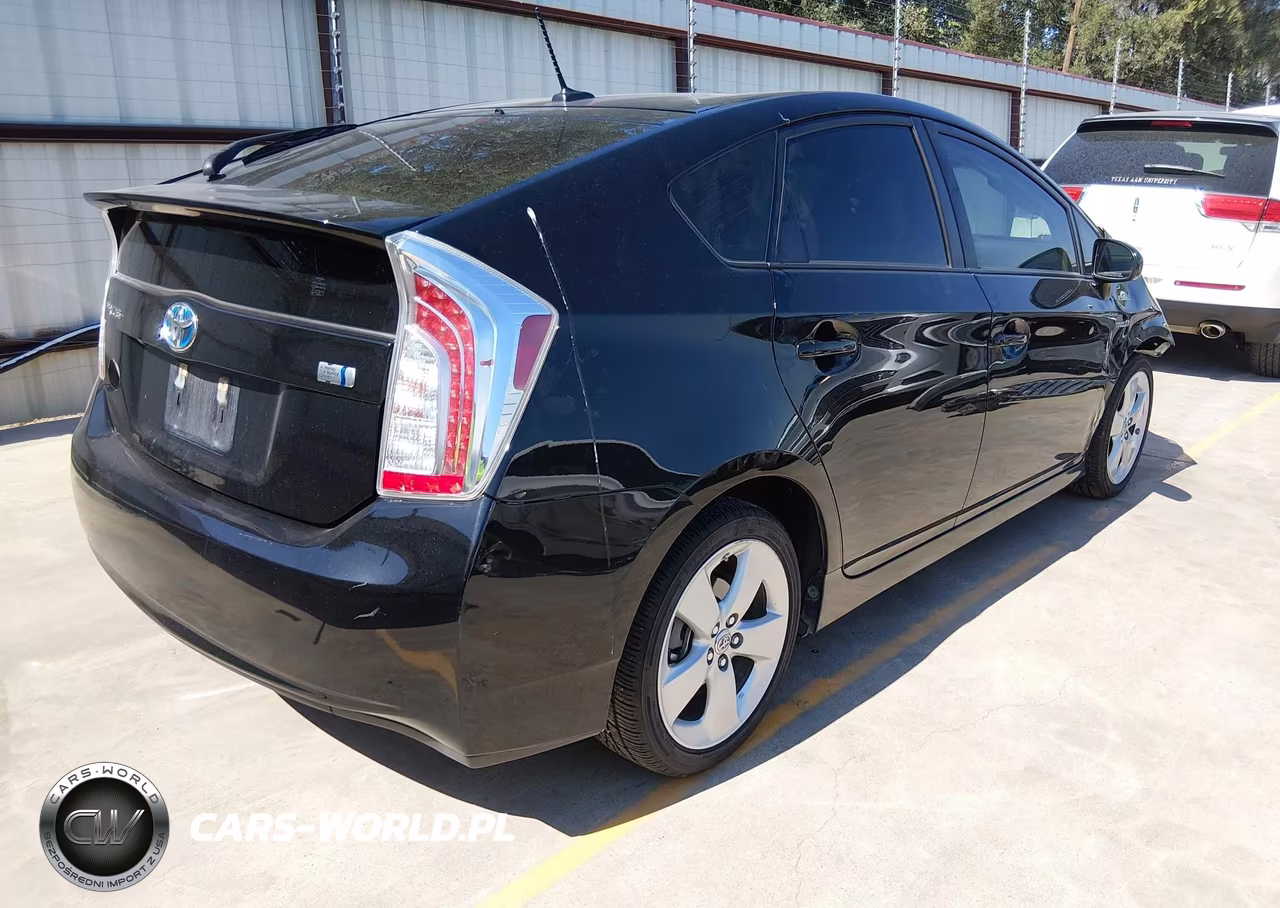 2015 Toyota Prius Five VIN:JTDKN3DU3F1932558 - 4