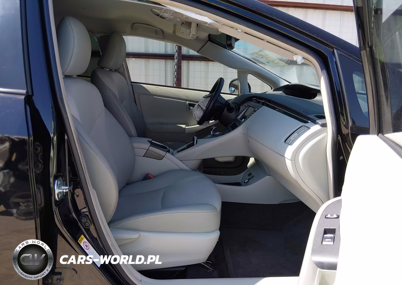 2015 Toyota Prius Five VIN:JTDKN3DU3F1932558 - 5